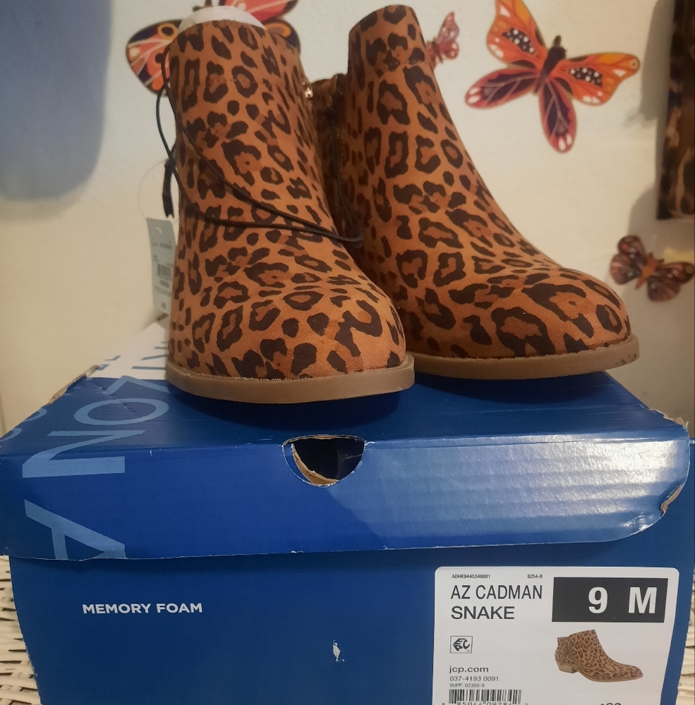 Arizona boots memory foam size 7+9 🎊HP🎊